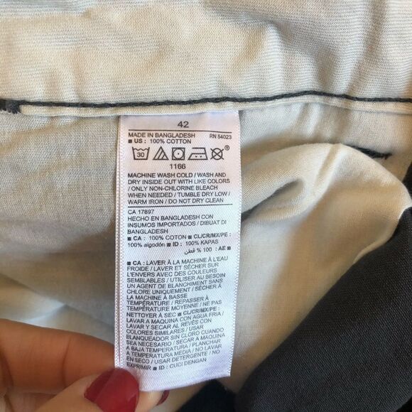 Old Navy Men’s Straight Lived-in Khaki Non-stretch Shorts 10” Size 42 - Picture 7 of 9